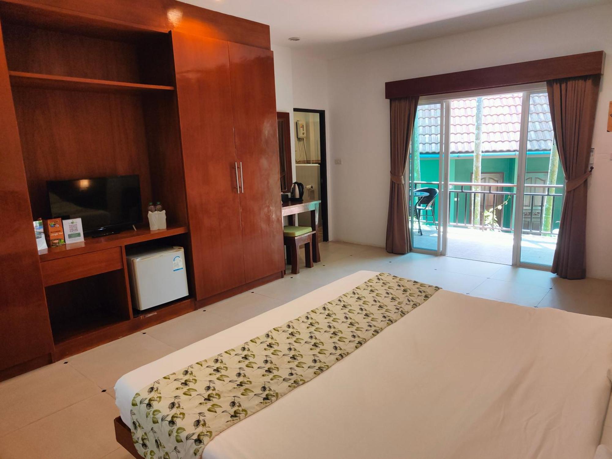 Phuket Jungle Experience Resort Karon Exterior foto